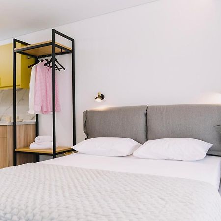 يميناريا Blue Stone Luxury Suites المظهر الخارجي الصورة