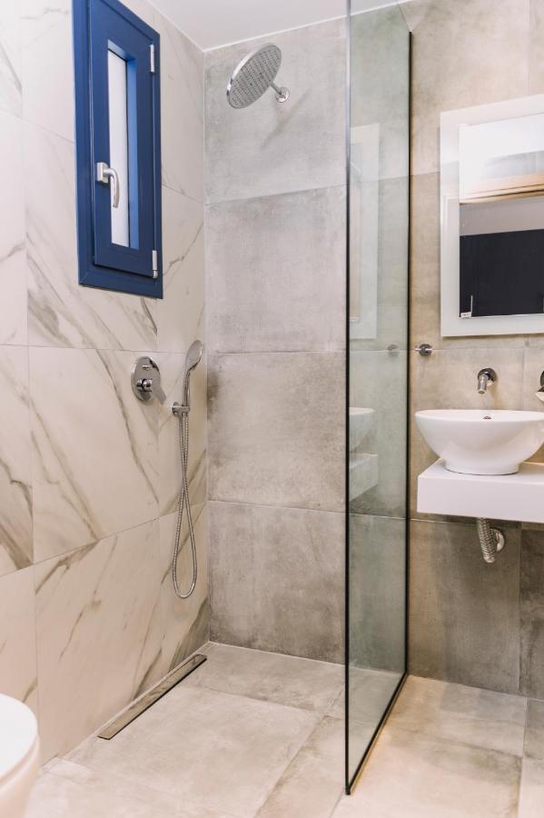 يميناريا Blue Stone Luxury Suites المظهر الخارجي الصورة