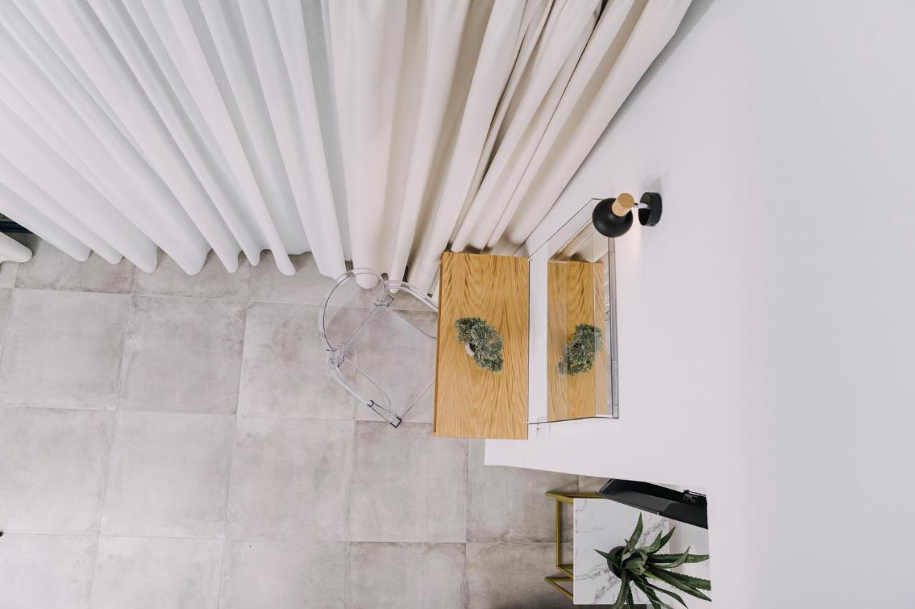 يميناريا Blue Stone Luxury Suites المظهر الخارجي الصورة