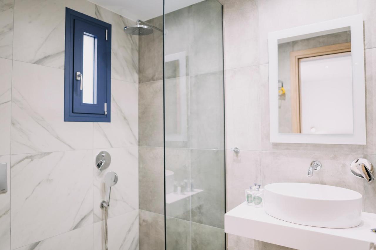 يميناريا Blue Stone Luxury Suites المظهر الخارجي الصورة