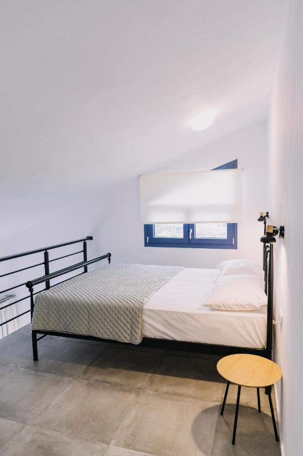 يميناريا Blue Stone Luxury Suites المظهر الخارجي الصورة