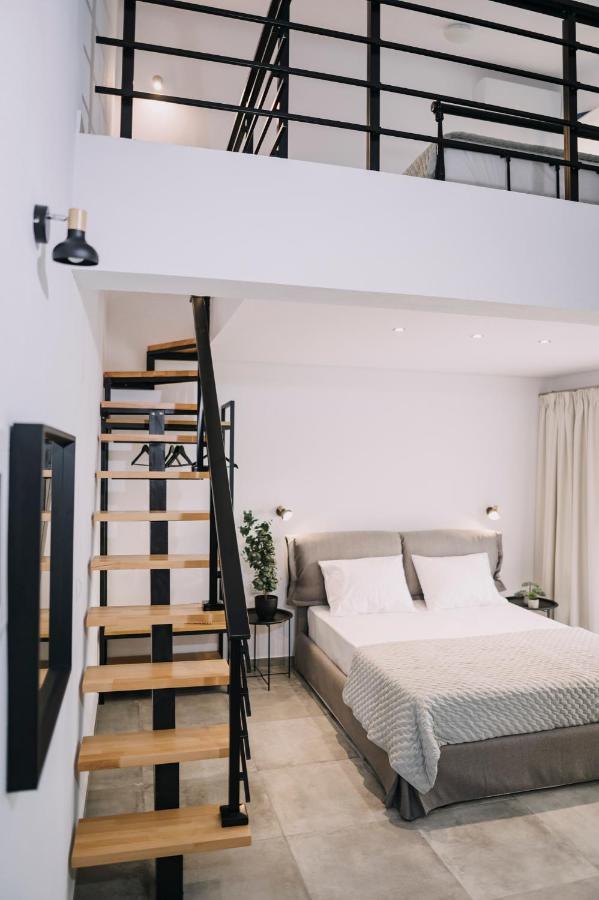 يميناريا Blue Stone Luxury Suites المظهر الخارجي الصورة