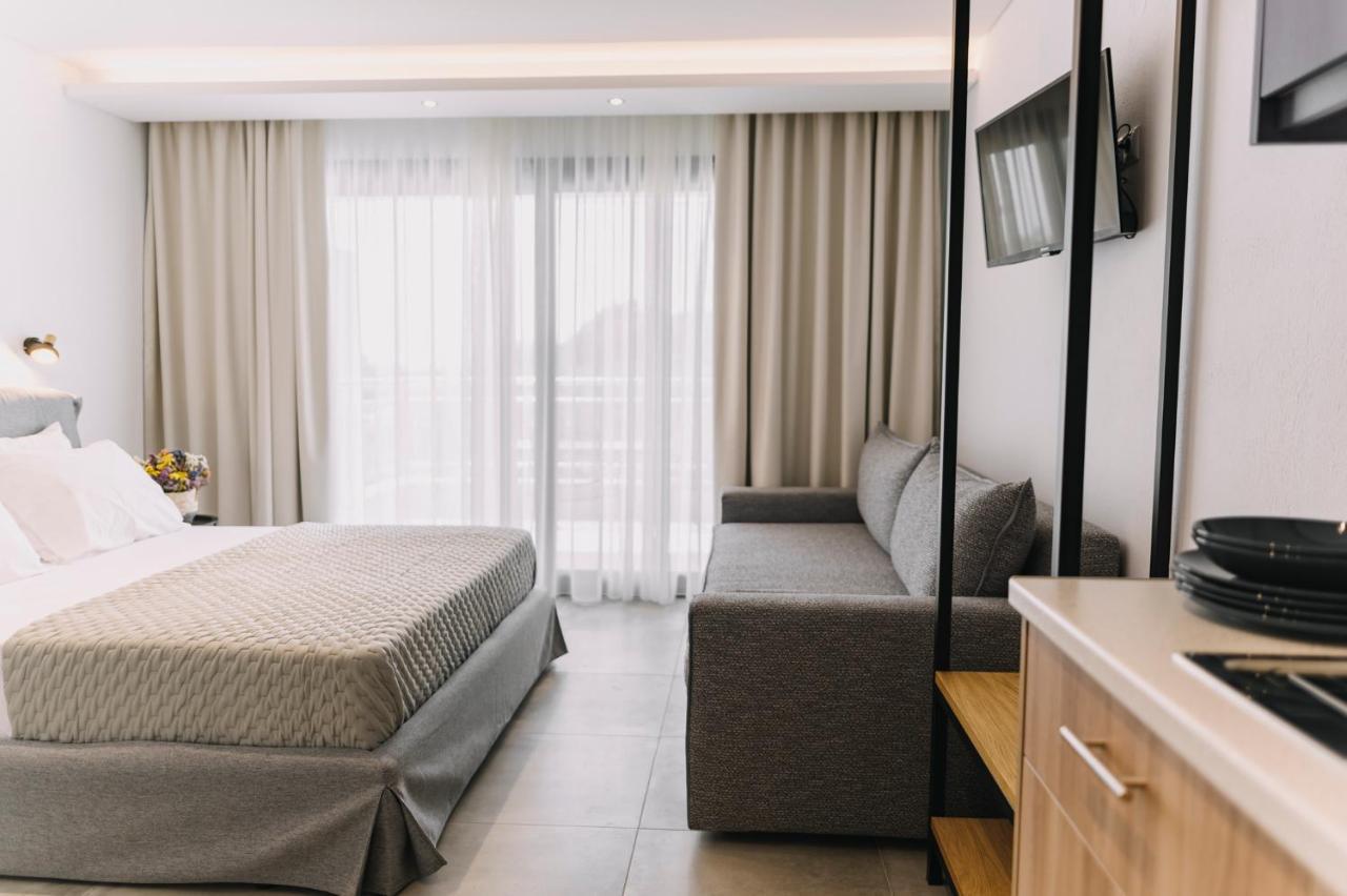 يميناريا Blue Stone Luxury Suites المظهر الخارجي الصورة