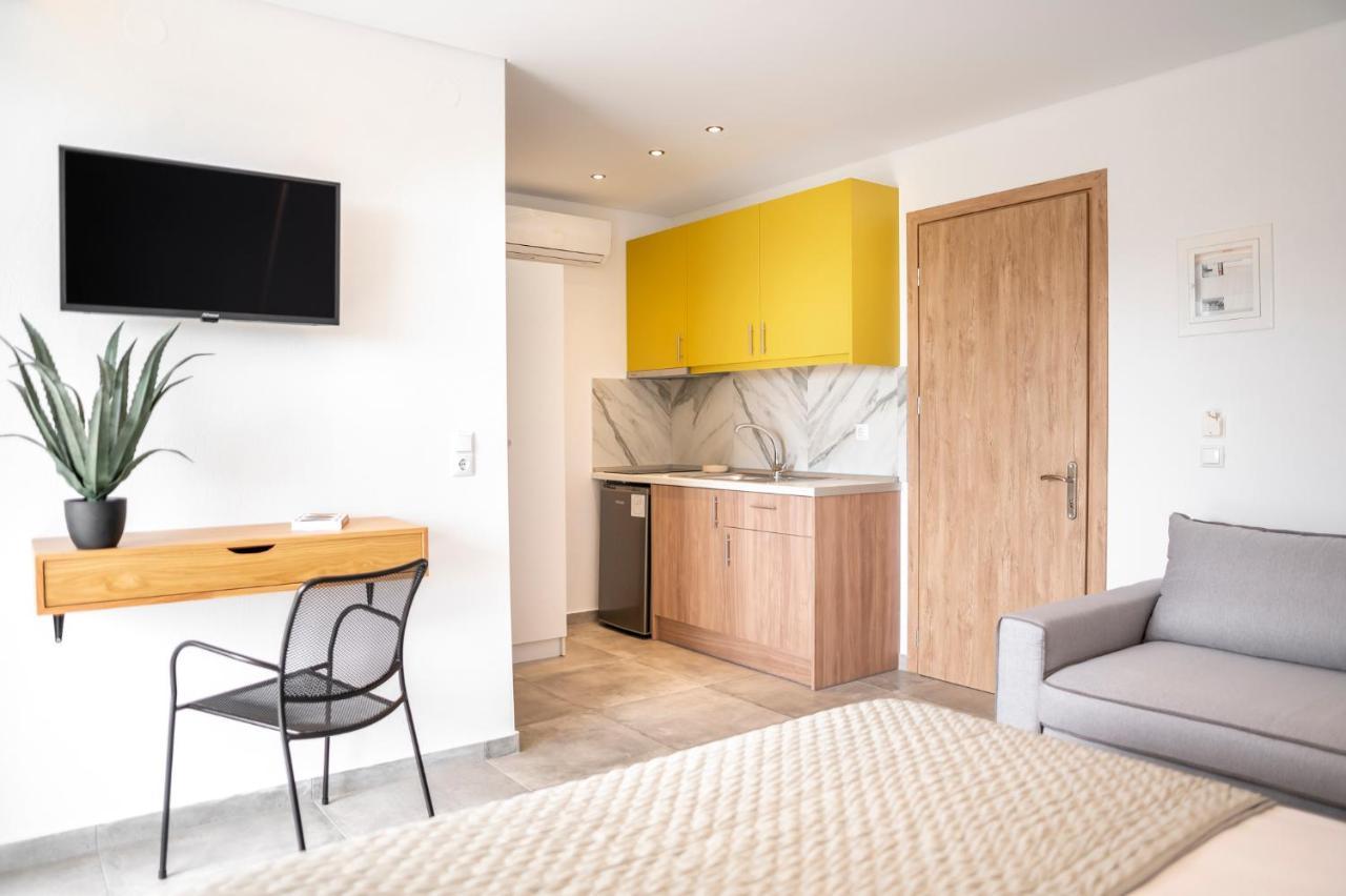 يميناريا Blue Stone Luxury Suites المظهر الخارجي الصورة
