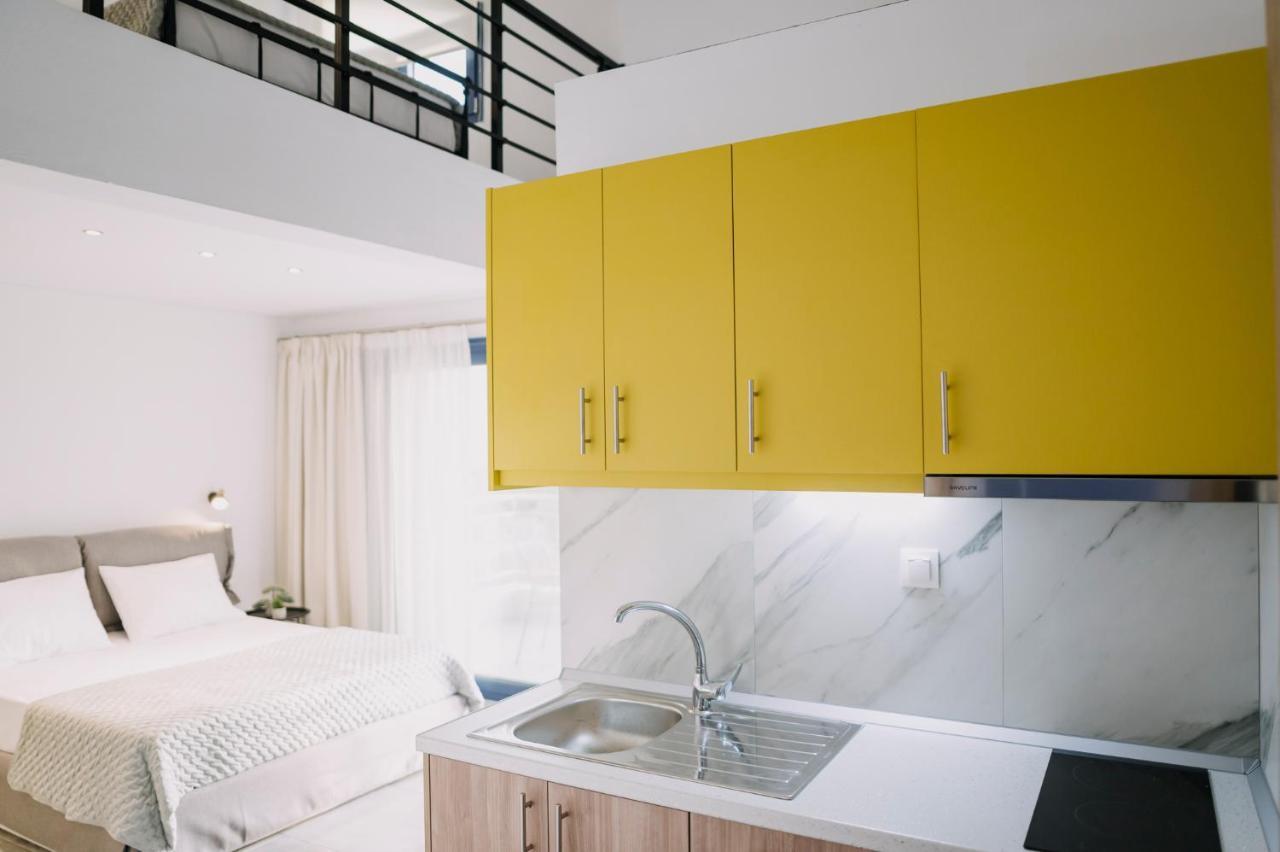 يميناريا Blue Stone Luxury Suites المظهر الخارجي الصورة