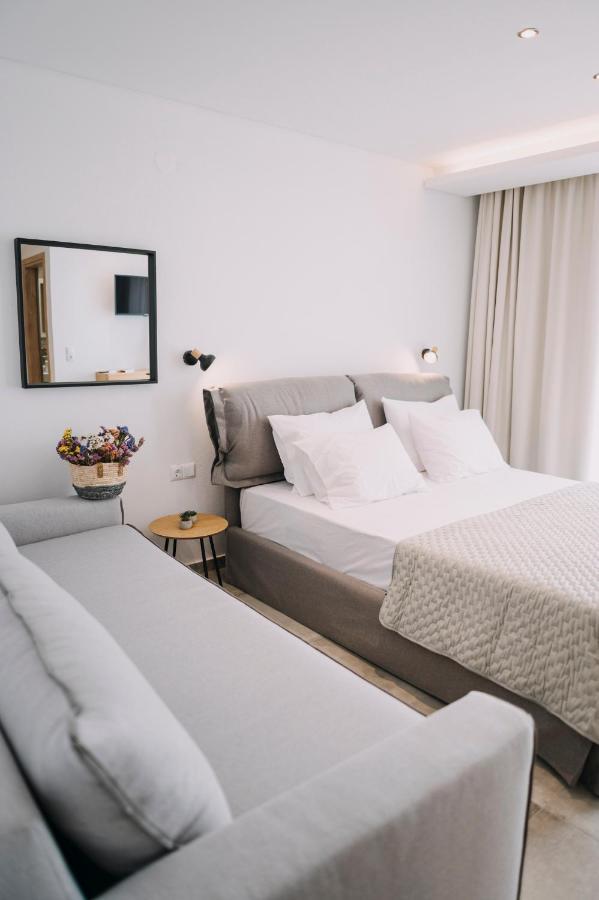 يميناريا Blue Stone Luxury Suites المظهر الخارجي الصورة