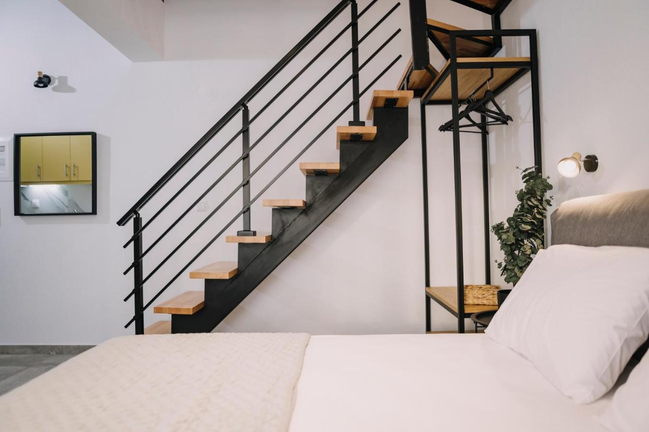 يميناريا Blue Stone Luxury Suites المظهر الخارجي الصورة